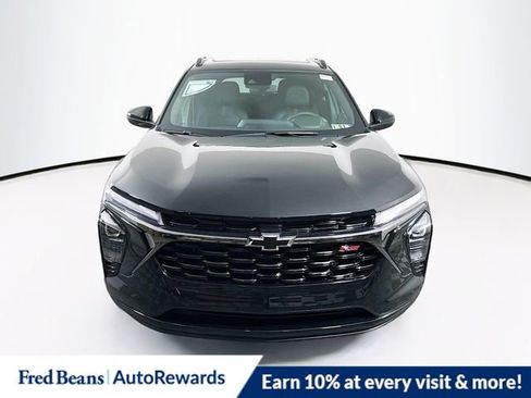 New 2025 Chevrolet Trax RS w/ Sunroof Package image 2