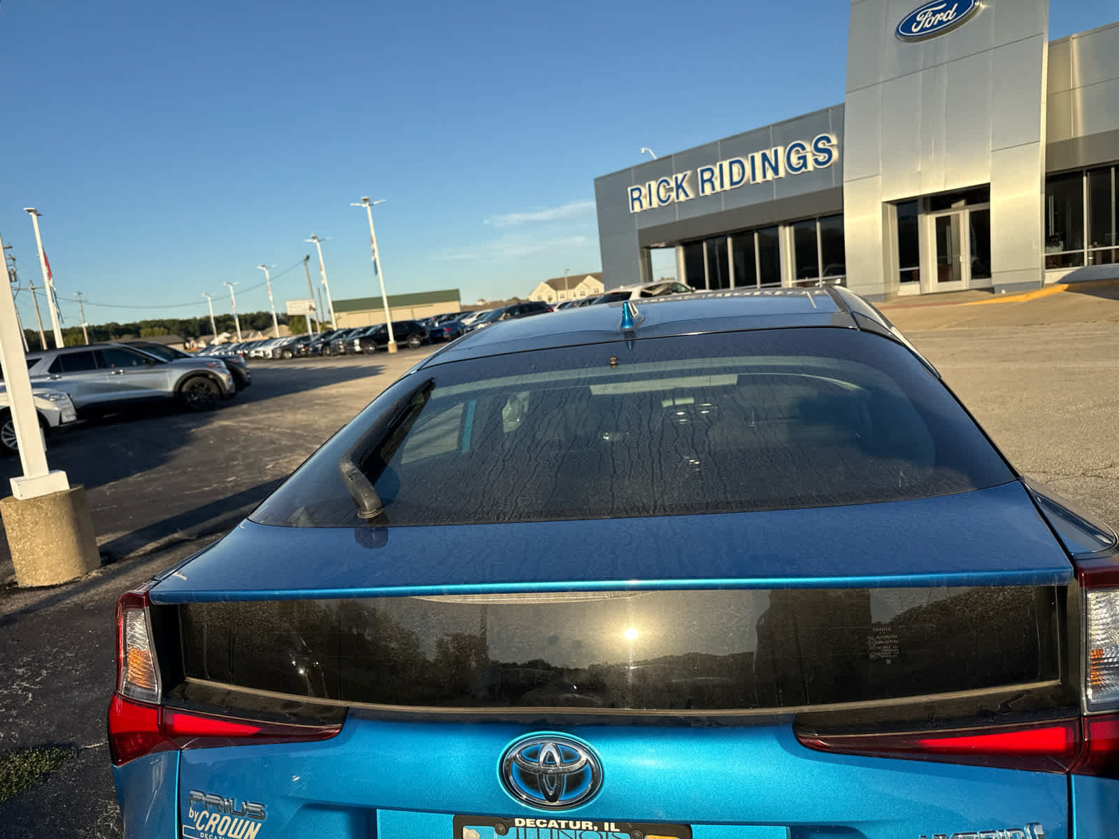 Used 2019 Toyota Prius LE FWD image 4