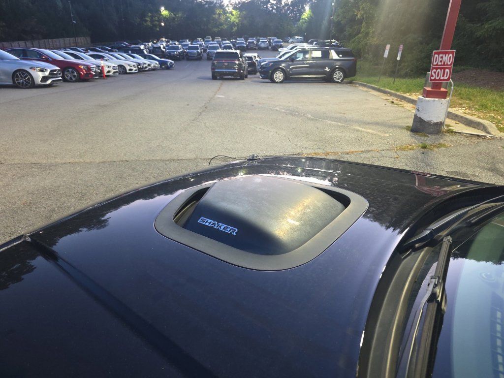 Used 2016 Dodge Challenger R/T Plus RWD image 6