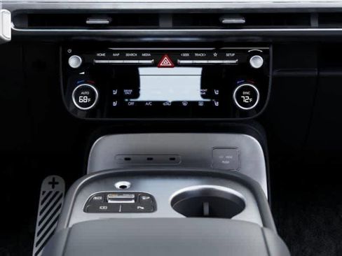 New 2026 Hyundai Ioniq 9 Calligraphy image 16