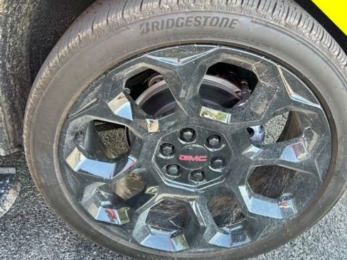 Used 2026 GMC Yukon Denali Ultimate AWD/4WD image 15
