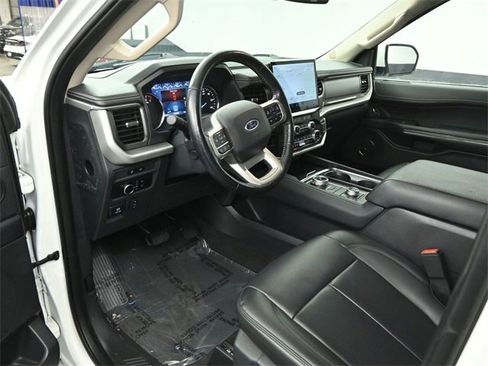 Certified 2023 Ford Expedition XLT image 9