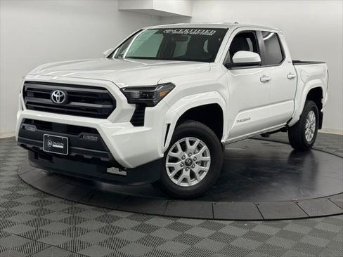Certified 2026 Toyota Tacoma SR5 AWD/4WD image 3