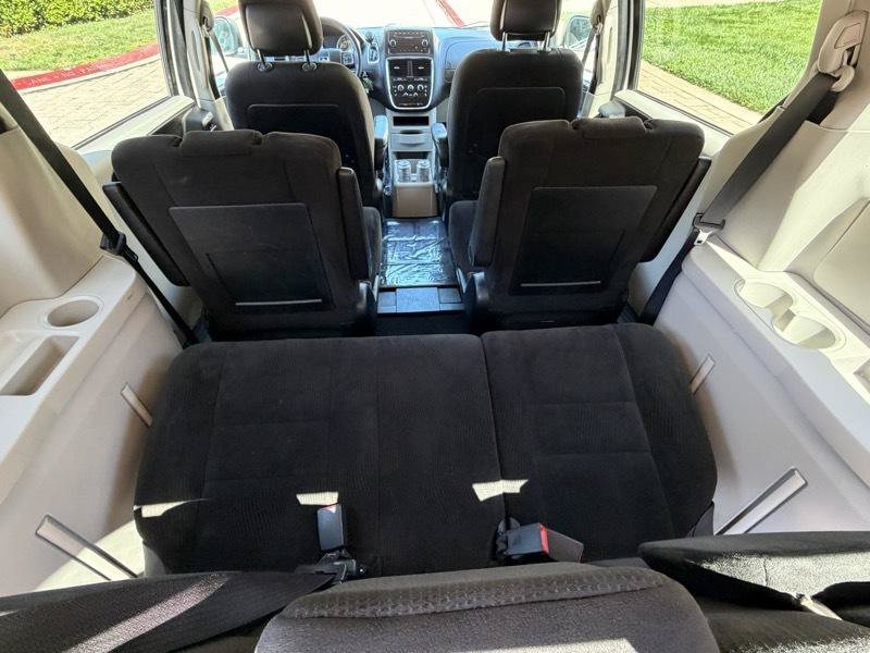 Used 2016 Dodge Grand Caravan SE w/ Quick Order Package 29E SE FWD image 24