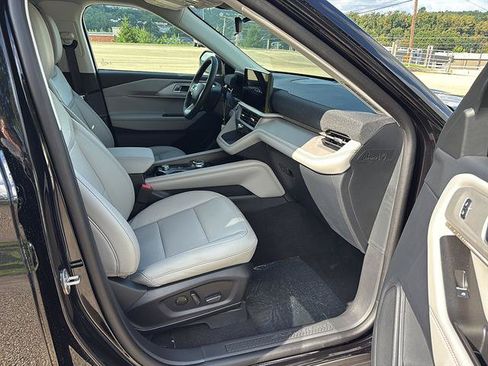 New 2026 Ford Explorer Active w/ Active Comfort Package AWD/4WD image 19