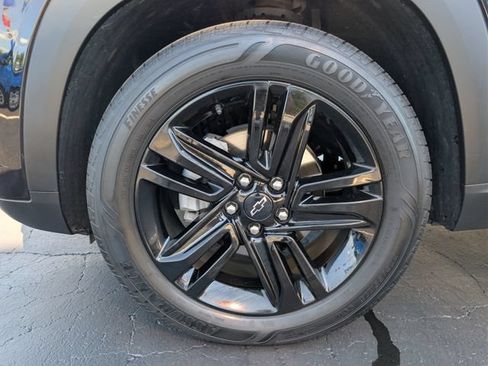 Used 2025 Chevrolet Trax ACTIV w/ Sunroof Package FWD image 26