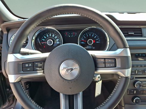 Used 2014 Ford Mustang Coupe RWD image 15