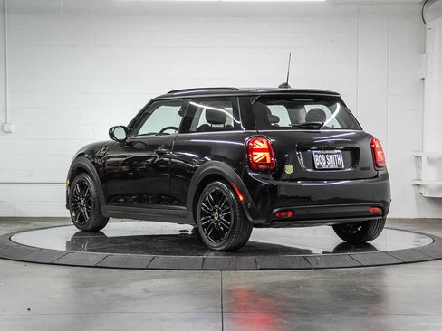 Certified 2024 MINI Cooper SE image 4