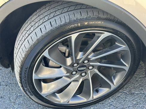 Used 2021 Lincoln Nautilus Reserve w/ Equipment Group 202A image 37