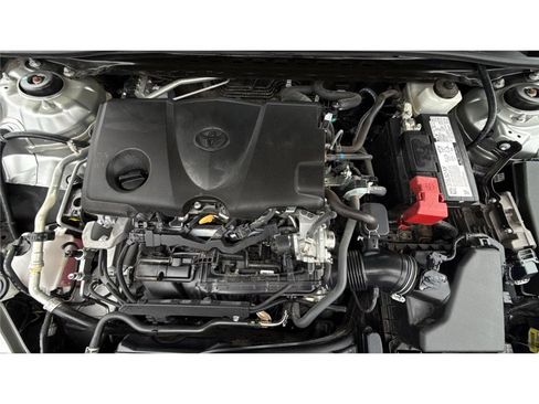 Used 2022 Toyota Camry SE FWD image 9