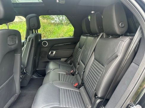 Used 2025 Land Rover Discovery S image 16