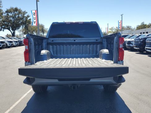 Used 2020 Chevrolet Silverado 1500 Custom w/ Custom Value Package image 10