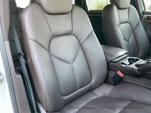 Used 2011 Porsche Cayenne S image 10