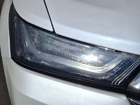 Certified 2023 Chevrolet Traverse RS image 9