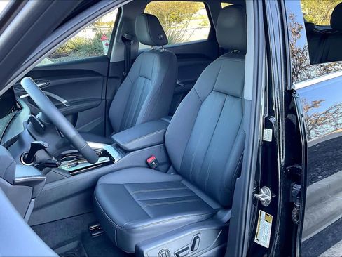 Certified 2025 Audi Q5 Premium w/ Convenience Package image 7