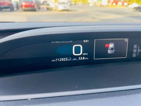 Used 2017 Toyota Prius Four w/ Advanced Technology Package FWD image 29