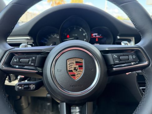 Certified 2024 Porsche Macan AWD/4WD image 34