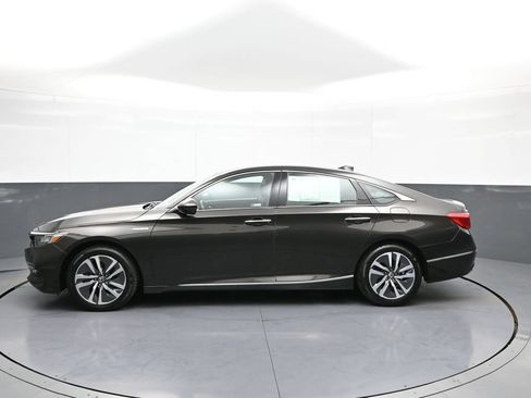 Used 2018 Honda Accord Touring image 9