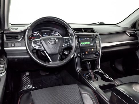 Used 2016 Toyota Camry SE FWD image 7