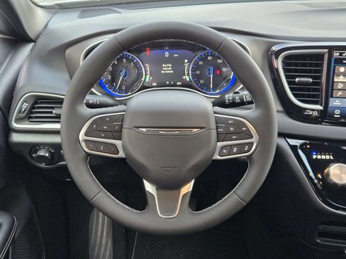 New 2027 Chrysler Pacifica LX FWD image 23