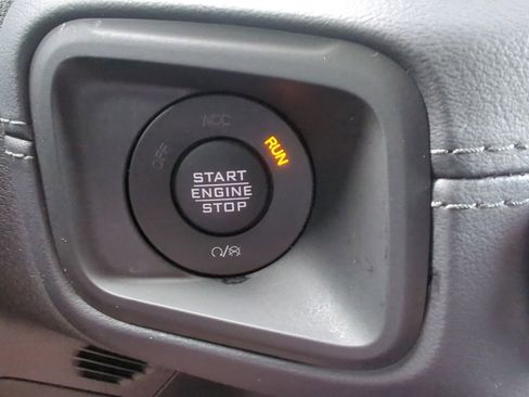 Used 2025 Jeep Wrangler Unlimited Sahara AWD/4WD image 26