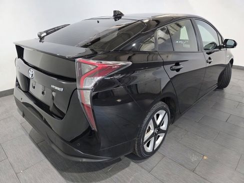 Used 2016 Toyota Prius Four Touring image 5
