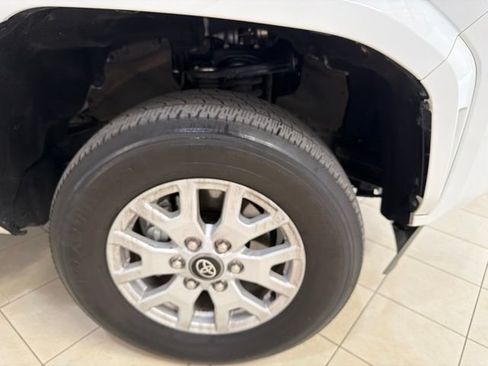 Used 2025 Toyota Tacoma SR5 AWD/4WD image 29