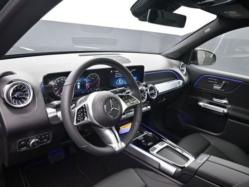 New 2025 Mercedes-Benz GLB 250 image 18