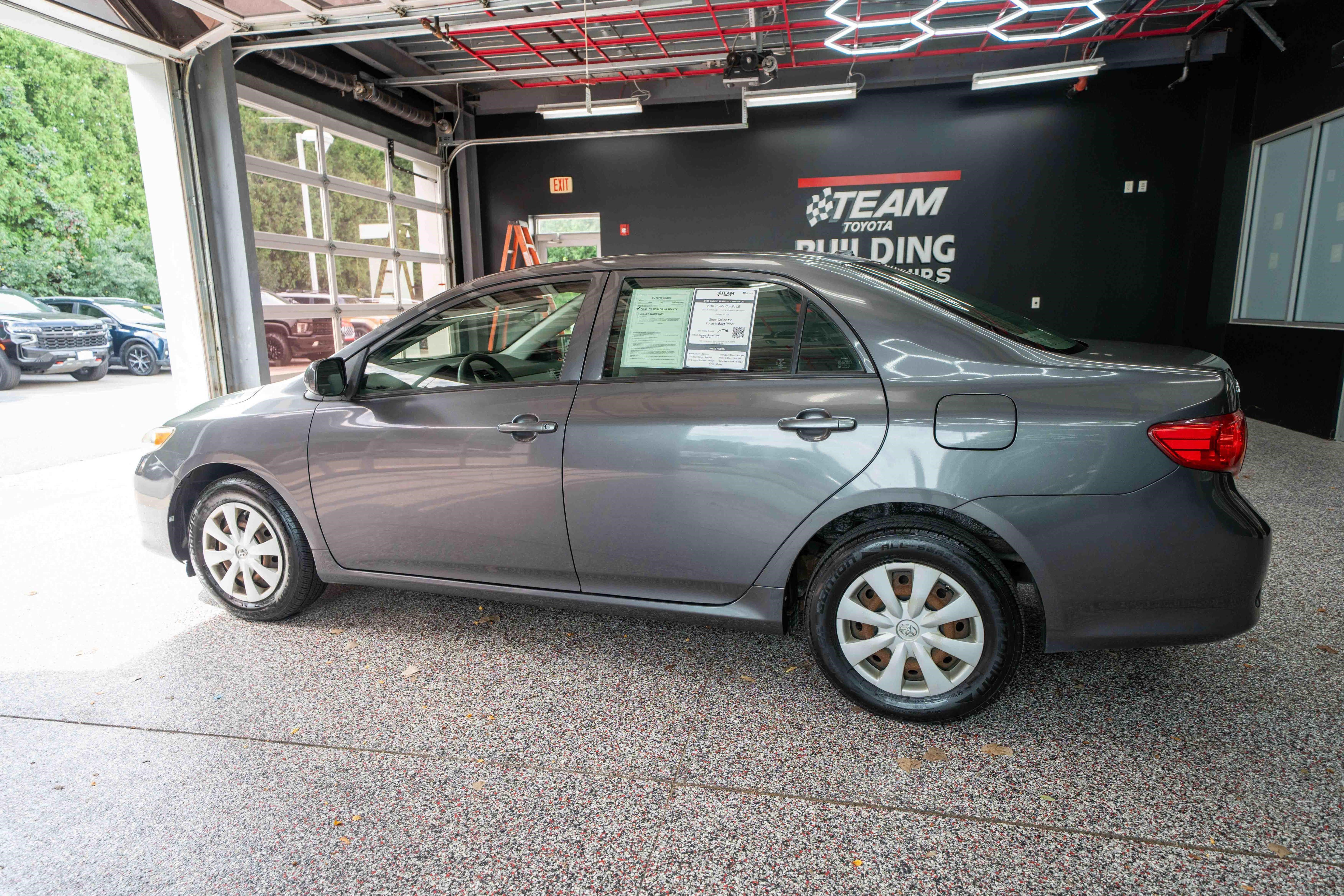 Used 2010 Toyota Corolla LE FWD image 2