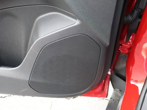 New 2026 Chevrolet Trax LT w/ Sunroof Package image 19