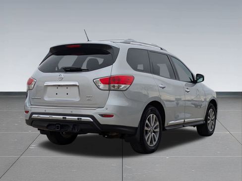Used 2015 Nissan Pathfinder SL w/ SL Tech Package image 6