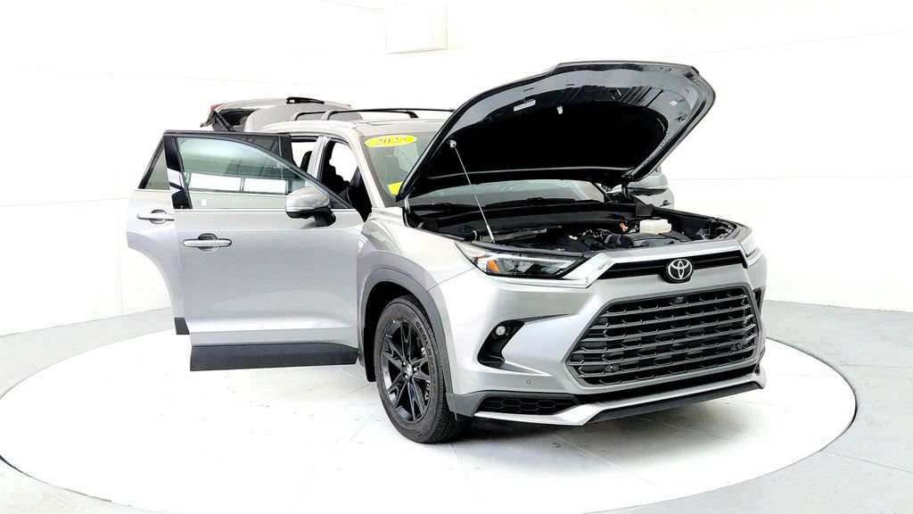 Certified 2025 Toyota Grand Highlander AWD Hybrid image 9