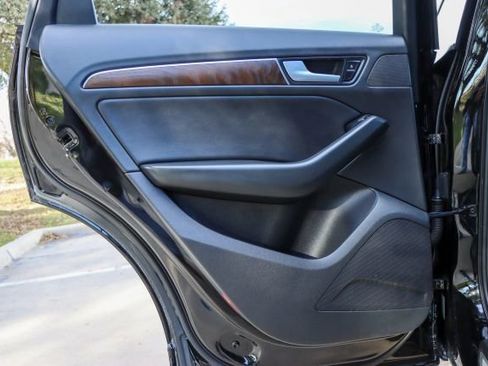 Used 2015 Audi Q5 2.0T Premium Plus w/ Technology Package image 12