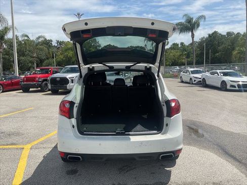 Used 2014 Porsche Cayenne Platinum Edition AWD/4WD image 7