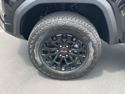 New 2026 GMC Canyon Elevation w/ Convenience Package RWD image 30