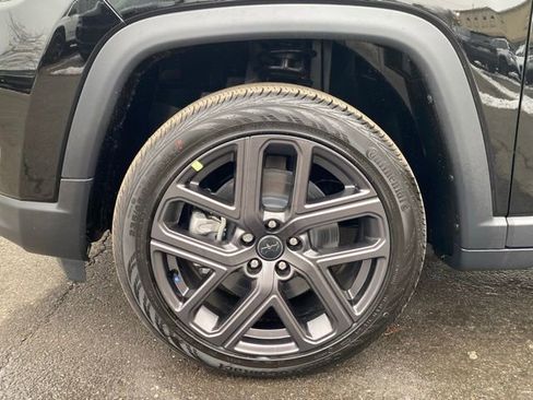 New 2026 Jeep Compass Latitude w/ Sun and Sound Group image 16