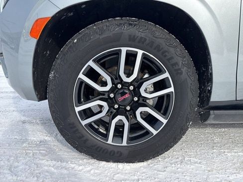 Used 2024 GMC Yukon XL AT4 w/ AT4 Premium Plus Package image 5