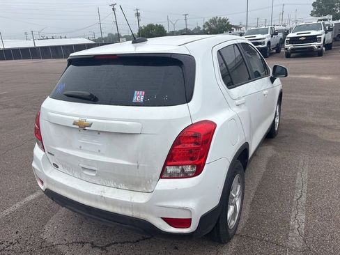Used 2020 Chevrolet Trax LS FWD image 4