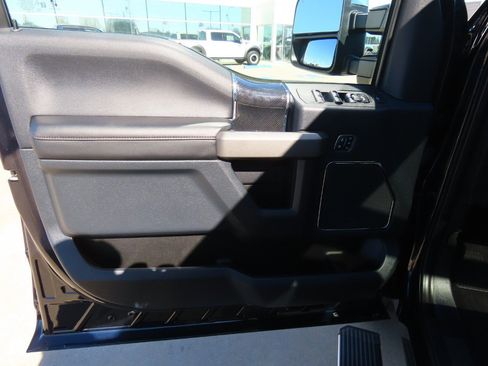 Used 2022 Ford F250 Platinum w/ FX4 Off-Road Package image 26