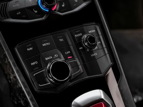 Used 2018 Lamborghini Huracan Performante image 25