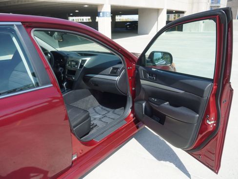 Used 2011 Subaru Legacy 2.5i image 30