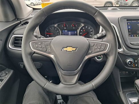 Used 2023 Chevrolet Equinox LT image 19