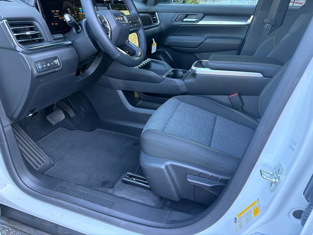 Used 2026 GMC Terrain Elevation w/ Technology Package II FWD image 9