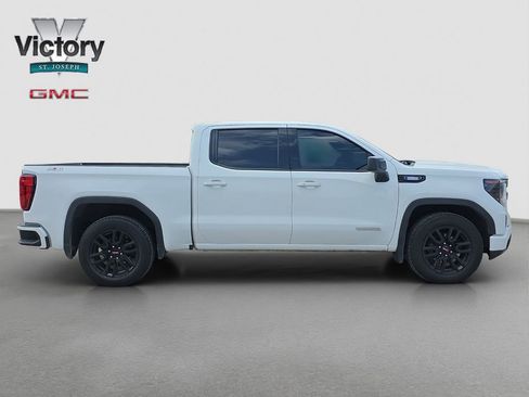 Used 2022 GMC Sierra 1500 Elevation w/ X31 Off-Road Package AWD/4WD image 19