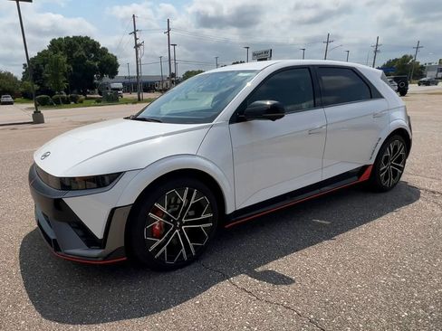 Used 2025 Hyundai Ioniq 5 N AWD/4WD image 4