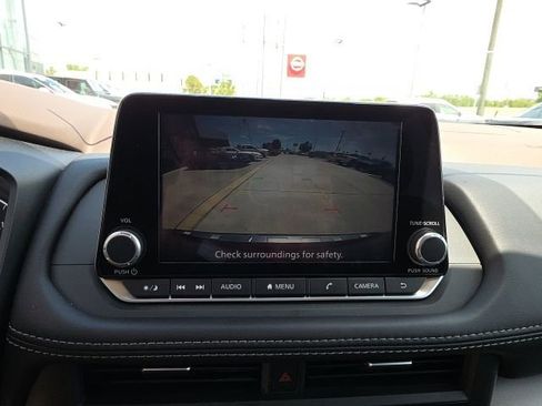 Used 2023 Nissan Rogue SV FWD image 19