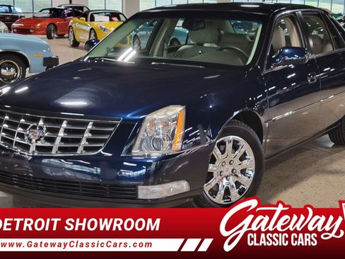 Used 2008 Cadillac DTS FWD image 1