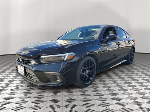 Used 2023 Honda Civic Sport image 3