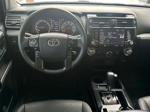 Used 2021 Toyota 4Runner Venture w/ Moonroof Package AWD/4WD image 14