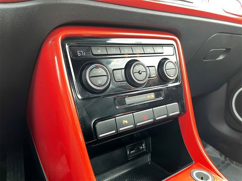 Used 2019 Volkswagen Beetle 2.0T SE image 15